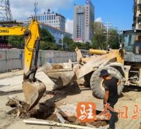 干大女人大大人逼的视频高温下的坚守｜道路建设者用汗水铺就畅通路